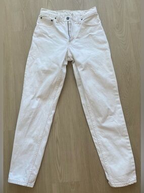 Vintage 80’s high waist Levi’s in thick crisp white tapered denim modern Size24